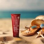 کرم ضدآفتاب و ضدلک رنگی لافارر مدل SPF40-Light، مناسب پوست‌های خشک و معمولی